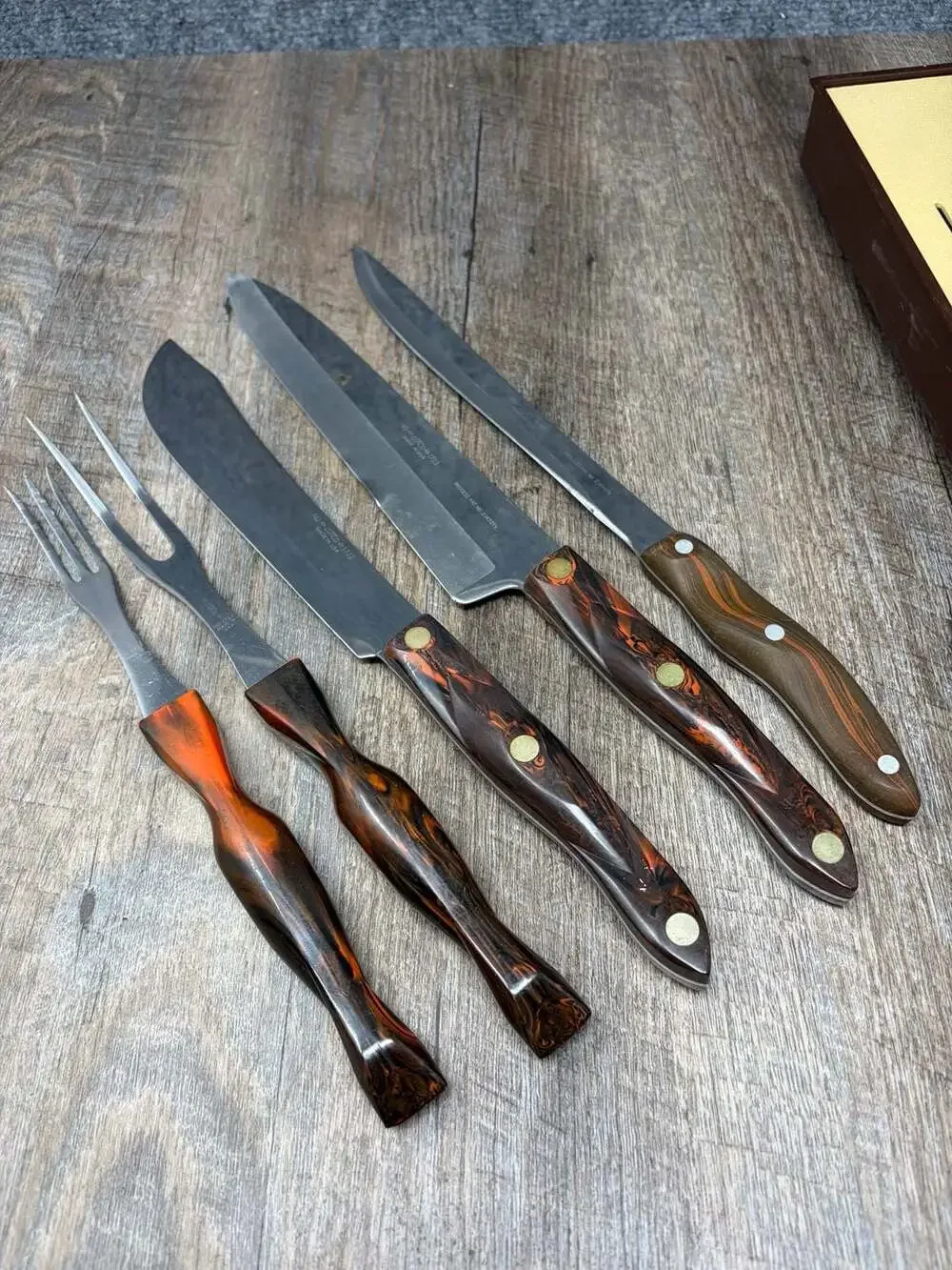 VTG Cutco 5 Piece Knife Set w/Orig Wall-Mount Case-Brown & Orange Swirl Handles